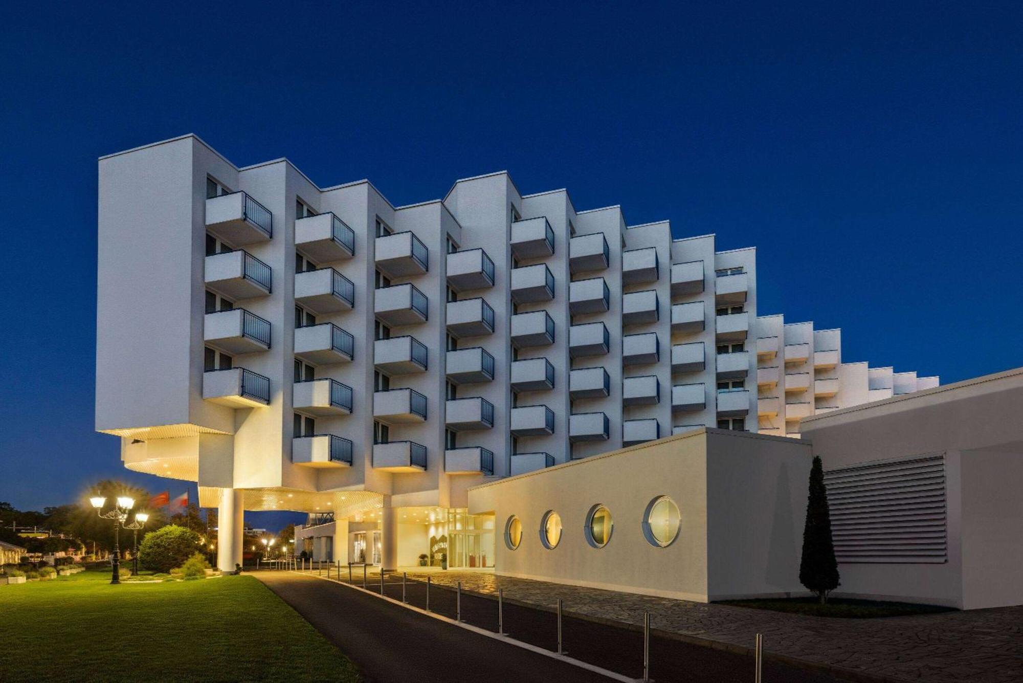 Hotel Vienna House By Wyndham Amber Baltic Miedzyzdroje Esterno foto